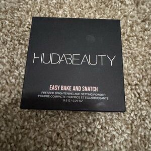 HUDA BEAUTY Easy Bake and Snatch Setting Powder - cherry blossom cake